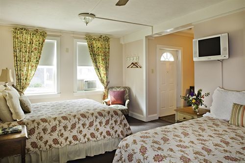 Madison Inn โอ๊คบลัฟส์ ภายนอก รูปภาพ