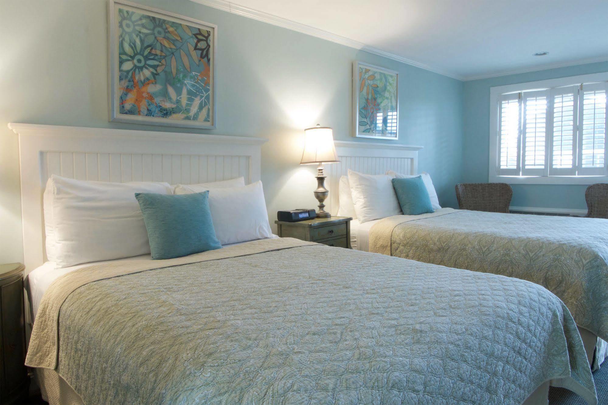Madison Inn โอ๊คบลัฟส์ ภายนอก รูปภาพ